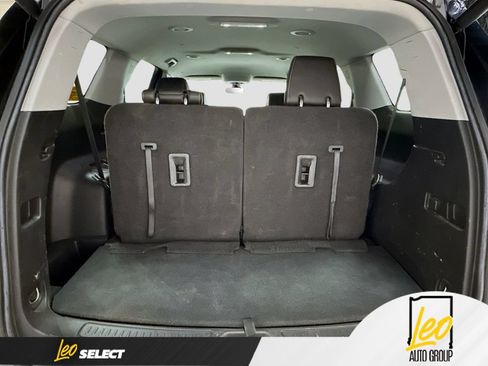 Used 2023 GMC Acadia SLT AWD/4WD image 30