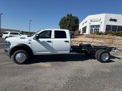 New 2026 RAM 4500 Tradesman w/ Chrome Appearance Group image 2