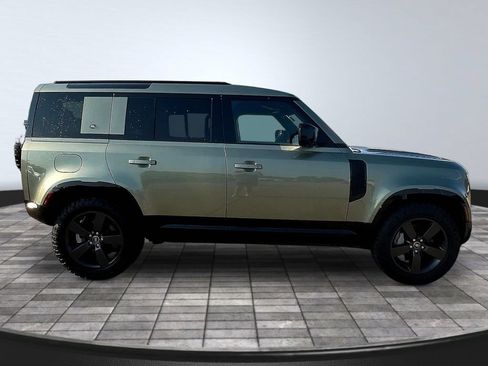 Used 2022 Land Rover Defender 110 X-Dynamic SE AWD/4WD image 8