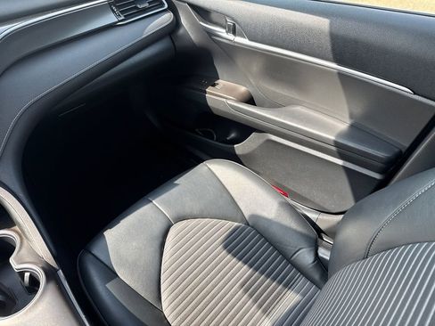 Used 2023 Toyota Camry SE FWD image 14