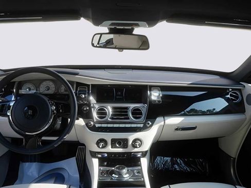 Certified 2019 Rolls-Royce Dawn image 5