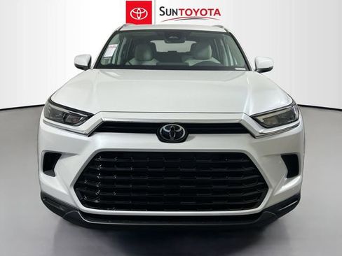 New 2026 Toyota Grand Highlander XLE FWD image 8