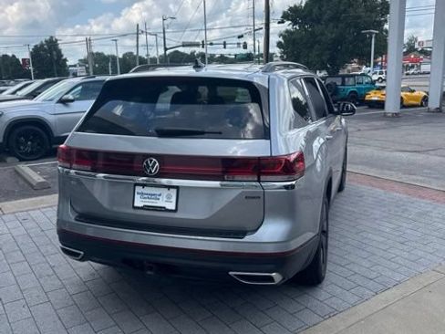 Used 2024 Volkswagen Atlas SE w/ Black Wheel Package AWD/4WD image 7