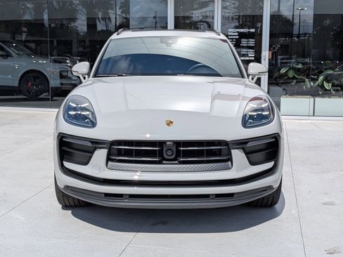 Certified 2025 Porsche Macan AWD/4WD image 6