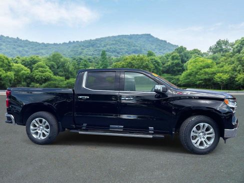 Used 2023 Chevrolet Silverado 1500 LTZ w/ Z71 Off-Road Package AWD/4WD image 21