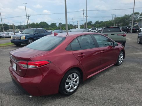 Certified 2025 Toyota Corolla LE FWD image 4