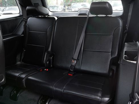 Used 2020 Chevrolet Traverse RS FWD image 38