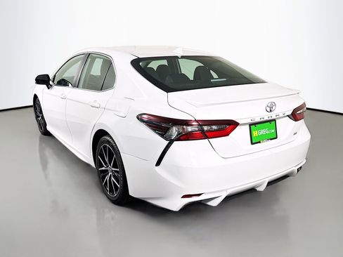Used 2024 Toyota Camry SE FWD image 7