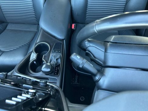 Used 2024 Toyota Camry SE FWD image 12