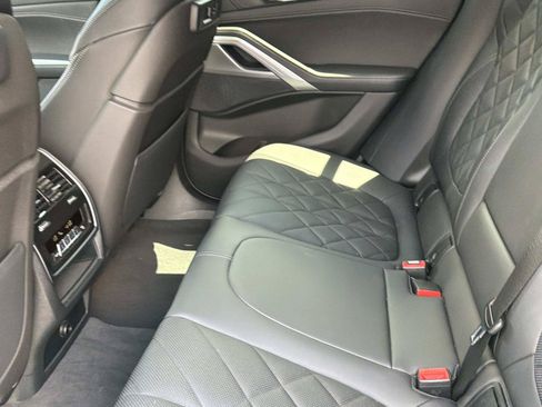 Used 2023 BMW X6 xDrive40i w/ Luxury Seating Package AWD/4WD image 13