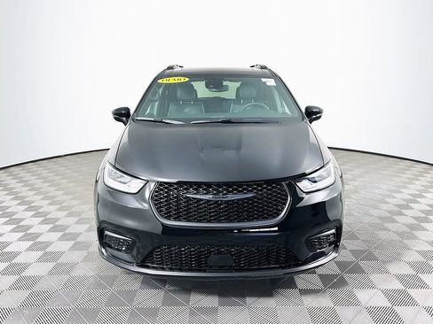 New 2026 Chrysler Pacifica Limited w/ S Appearance Package image 3