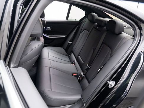 Used 2020 BMW 330i xDrive 330i xDrive w/ Convenience Package image 17