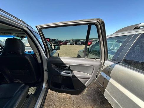 Used 2004 Volvo XC90 2.5T AWD/4WD image 30