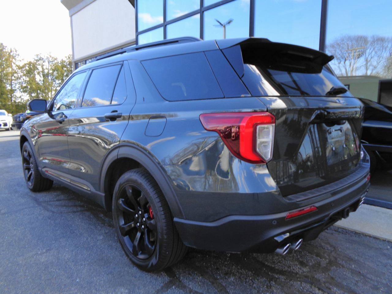 Used 2024 Ford Explorer ST w/ Equipment Group 401A AWD/4WD image 7
