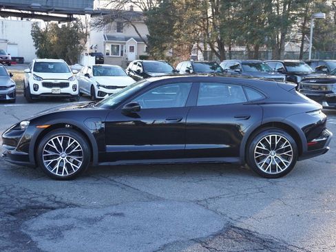Used 2023 Porsche Taycan 4 Cross Turismo image 21
