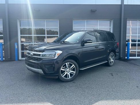 Used 2022 Ford Expedition XLT RWD image 1