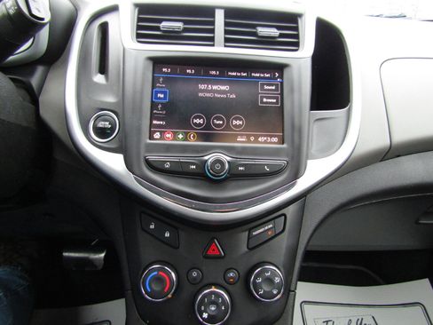 Used 2020 Chevrolet Sonic LT image 11