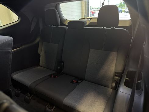Used 2025 GMC Acadia Elevation FWD image 13