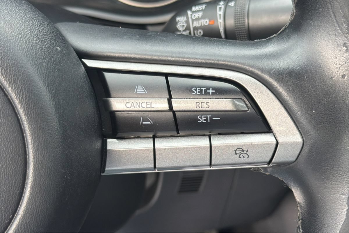 Used 2021 MAZDA MAZDA3 s FWD image 32