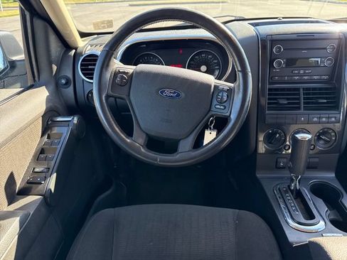 Used 2010 Ford Explorer XLT AWD/4WD image 18