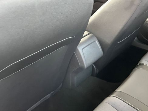 Used 2025 Volkswagen Jetta SE image 24