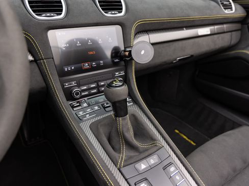 Certified 2025 Porsche 718 Boxster Spyder RS w/ Weissach Package image 18