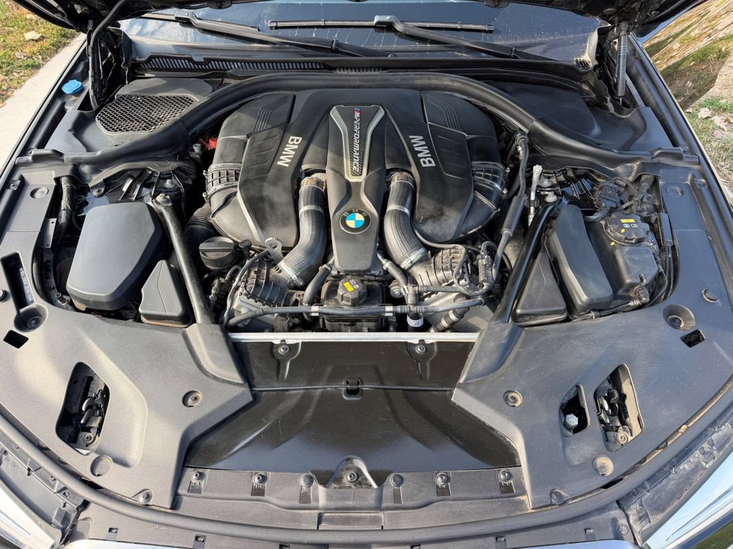 Used 2018 BMW M550i xDrive AWD/4WD image 14