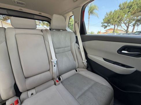 Used 2025 Nissan Rogue SV FWD image 35