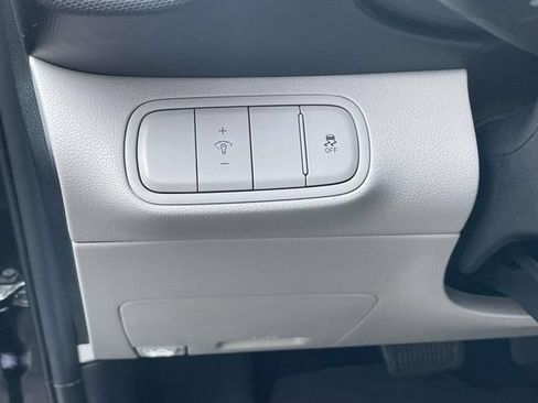 Used 2024 Hyundai Venue SEL FWD image 20