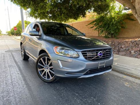 Used 2016 Volvo XC60 T6 Platinum FWD image 2