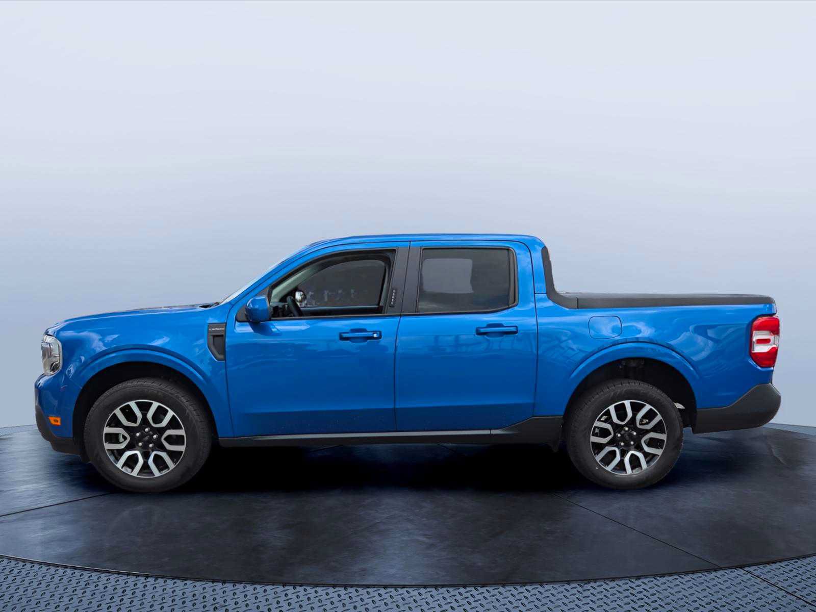 Used 2022 Ford Maverick Lariat FWD image 11