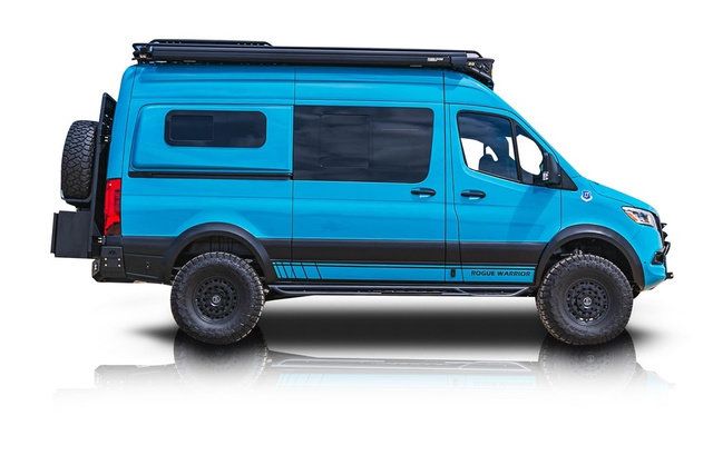 Used 2024 Mercedes-Benz Sprinter 2500 image 2