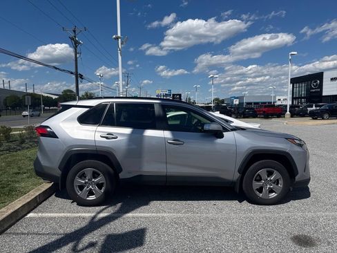 Used 2023 Toyota RAV4 LE AWD/4WD image 5