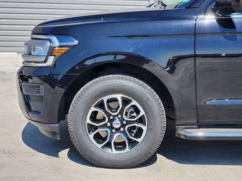 Used 2023 Ford Expedition XLT RWD image 9