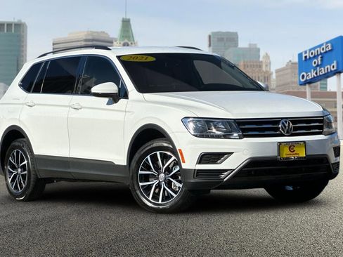 Used 2021 Volkswagen Tiguan SE image 2