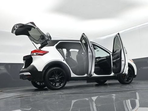 Used 2020 Nissan Kicks SR w/ SR Premium Package FWD image 73
