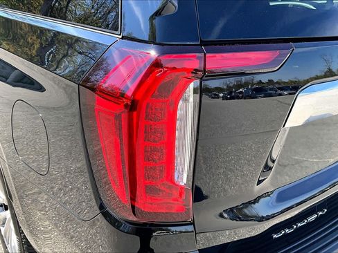 Used 2023 GMC Yukon XL Denali AWD/4WD image 28