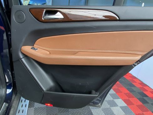 Used 2019 Mercedes-Benz GLS 450 4MATIC image 11