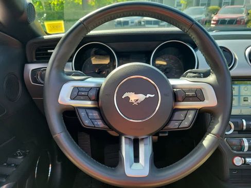 Used 2018 Ford Mustang Premium RWD image 13