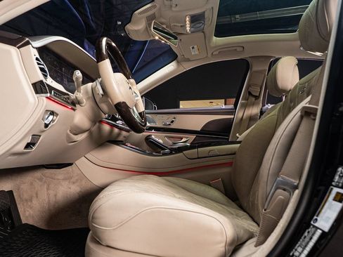 Used 2018 Mercedes-Benz Maybach S 560 4MATIC image 30
