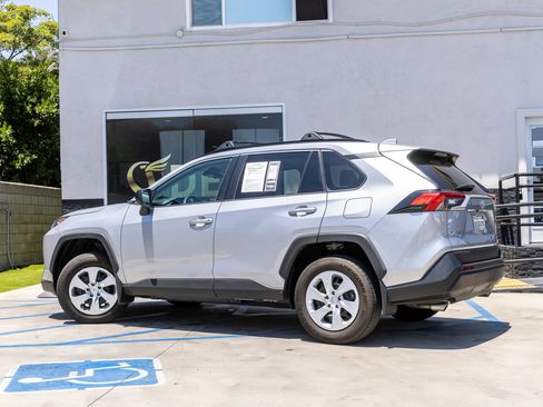 Used 2021 Toyota RAV4 LE w/ Carpet Mat Package (TMS) FWD image 10