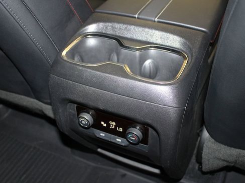 Used 2025 Chevrolet Traverse Z71 w/ LPO, Floor Liner Package AWD/4WD image 38