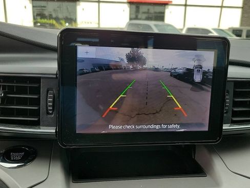 Used 2023 Ford Explorer XLT w/ Equipment Group 202A RWD image 18