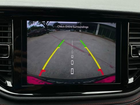 Used 2024 Dodge Durango GT RWD image 18