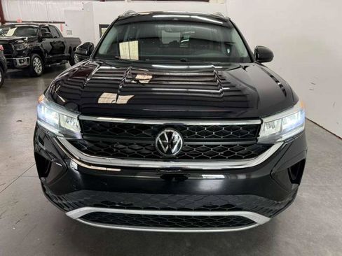 Used 2023 Volkswagen Taos SE image 5