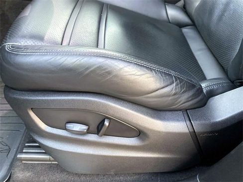 Used 2022 Porsche Cayenne Platinum Edition image 24