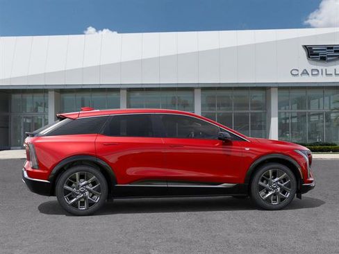 New 2026 Cadillac Optiq Luxury 1 RWD image 12