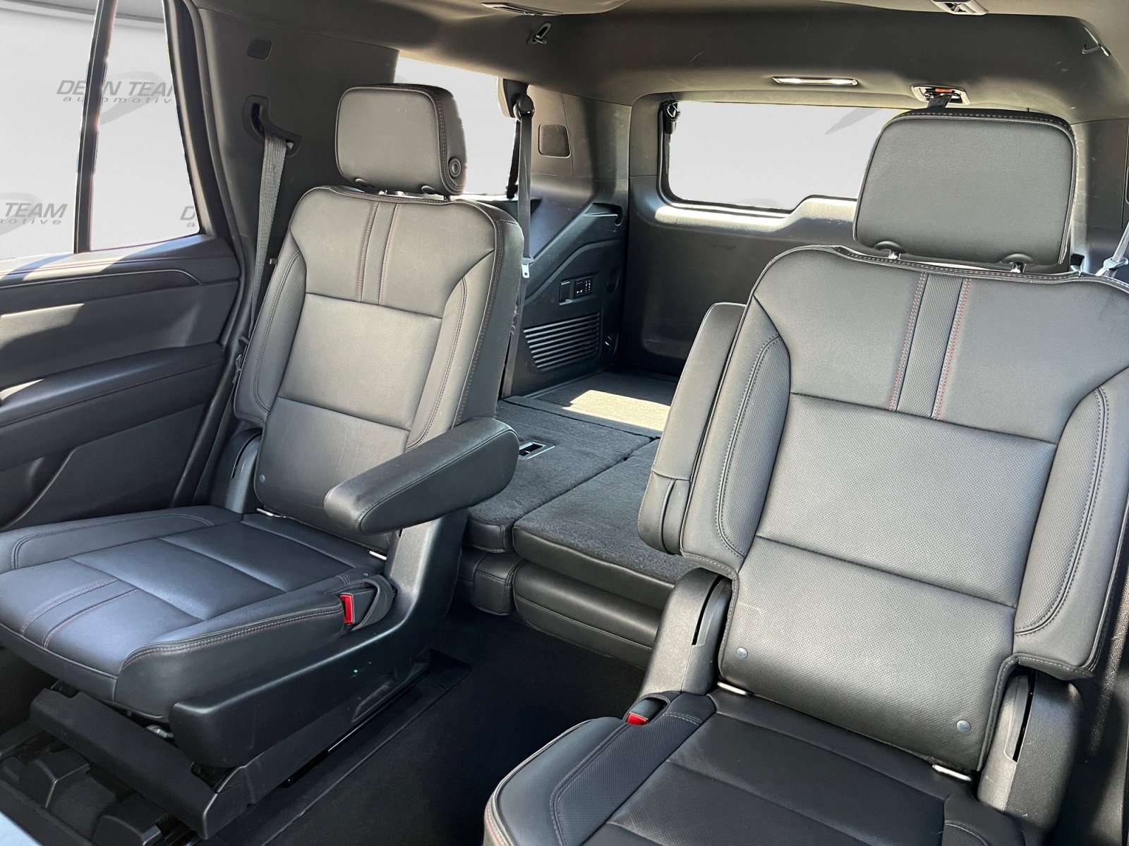 Used 2022 Chevrolet Tahoe RST w/ Luxury Package AWD/4WD image 15