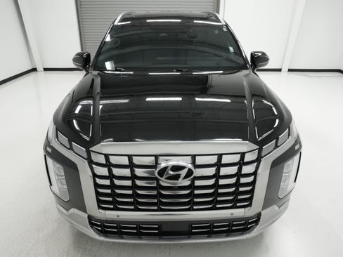Used 2023 Hyundai Palisade Calligraphy FWD image 2