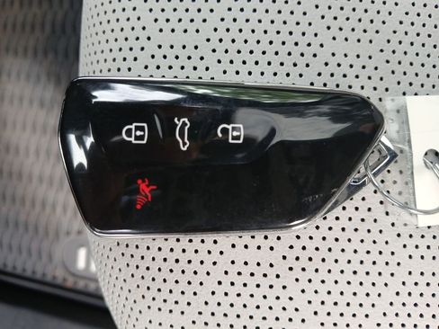 New 2025 Volkswagen ID.4 Pro S Plus image 29